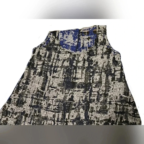 Torrid, Size 1X, Asymmetrical Gray Burnout Sleeveless Top - Picture 5 of 11